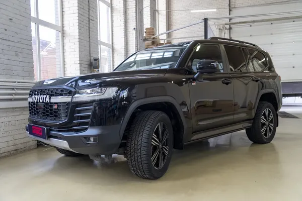 Toyota Land Cruiser 300